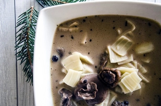 Grzybowa z kluskami /Malwina Zaborowska /RMF FM