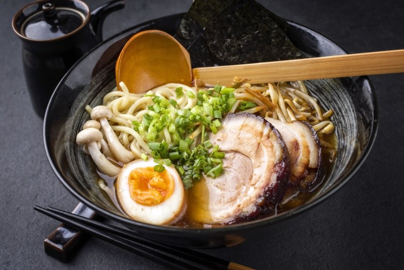 Grzyby enoki-take /&copy;123RF/PICSEL