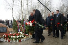 Gubernator obwodu smoleńskiego na miejscu katastrofy 