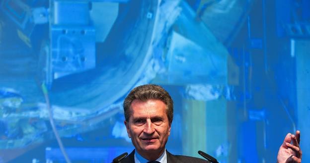 Guenther Oettinger, unijny komisarz ds. energii, dzisiaj w Greifswald /EPA