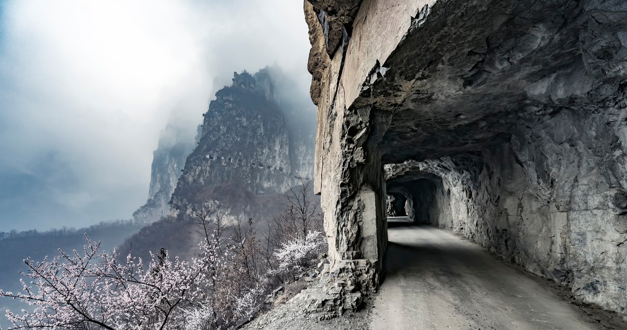 Guoliang Tunnel został ręcznie wykuty w skale przez lokalną ludność /123RF/PICSEL