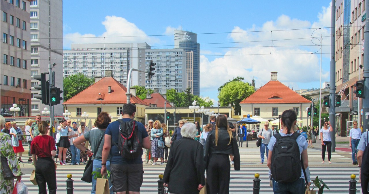 GUS opublikował nowe dane o przeciętnym trwaniu życia w 2024 r. /Marek Bazak /East News