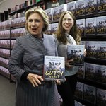 "Gutsy": Hillary Clinton z córką przedstawią historie inspirujących kobiet