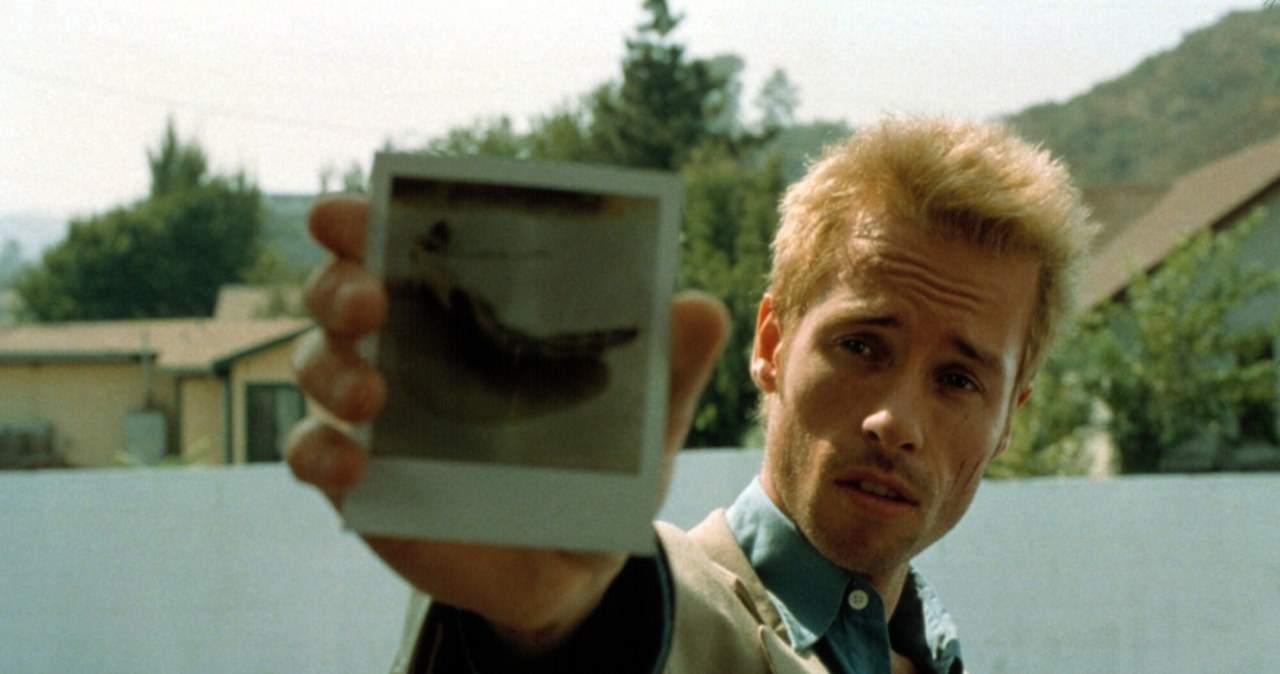 Guy Pearce w filmie "Memento" /Newmarket Releasing/Courtesy Everett Collection /East News