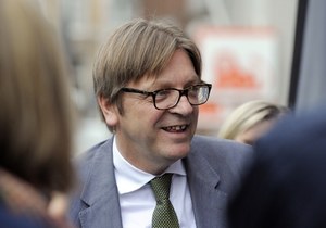 Guy Verhofstadt: Unia znalazła się na rozdrożu. Polska ma kluczowe znaczenie