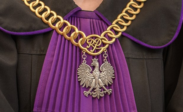 Gwałcony, katowany i przypalany papierosami dwulatek. Zapadł wyrok