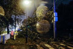 Gwałtowna burza w stolicy. Na Bielanach spadło 22 litry deszczu