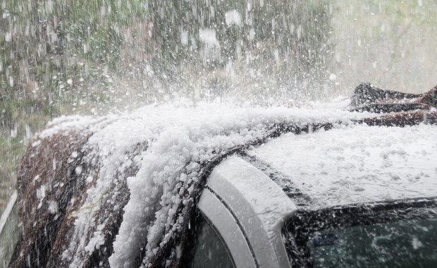 Gwałtowne burze z gradem przechodzą przez Polskę