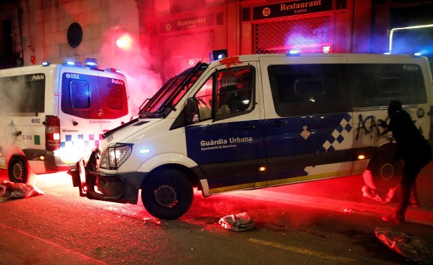 Gwałtowne zamieszki w Barcelonie. Ludzie domagali się wypuszczenia z więzienia rapera