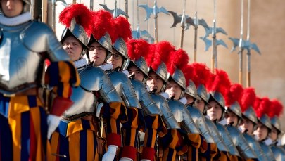 Gwardia Szwajcarska ma problemy. "Tu nie przybywa się dla zabawy”