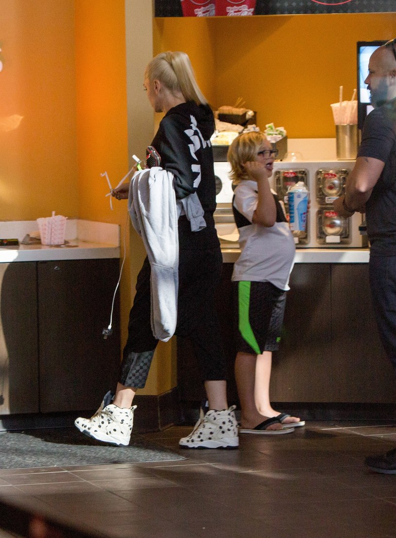 Gwen Stefani z synem /East News