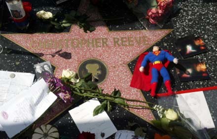 Gwiazda Christophera Reeve'a wciąż świeci /AFP