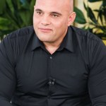 Gwiazdor "Gogglebox" pochwalił się nowym samochodem. Nawet Wojewódzki by się nie powstydził