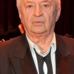 Gwiazdor Kabaretu Starszych Panów narzeka na zarobki. Ma 87 lat, a wciąż musi pracować