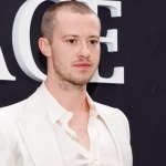 Gwiazdor Netfliksa zagra legendarnego muzyka. Jego kariera rozwija się błyskawicznie