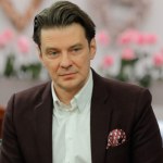 Gwiazdor TVP spodziewa się trzeciego dziecka. Tuż przed narodzinami zaskoczył odważnym wyznaniem