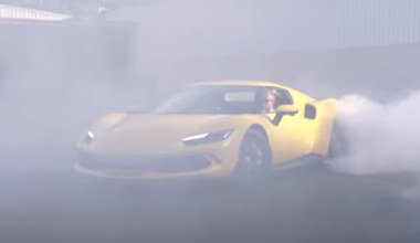 Gwiazdor YouTuba kupił nowe Ferrari. Nie wytrzymało z nim nawet godziny