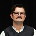 Gwiazdorska obsada ekranizacji się powiększa. Polacy uwielbiają go oglądać