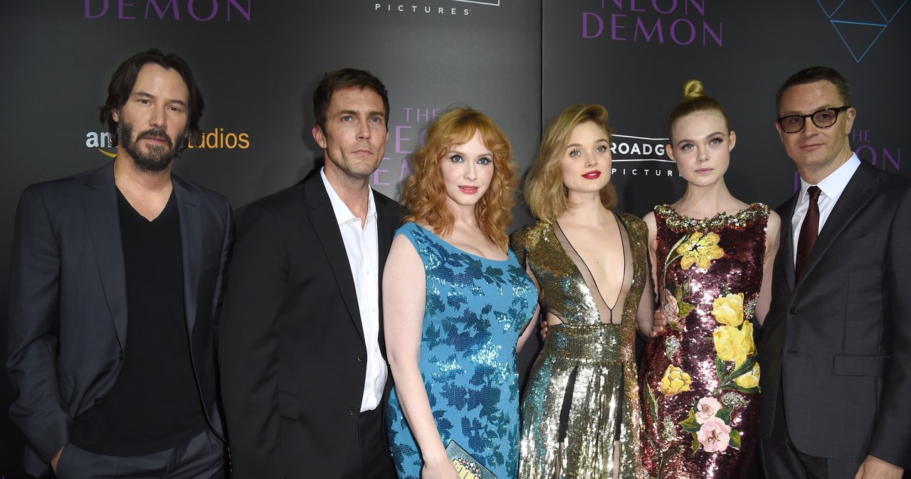 Gwiazdorska obsada "Neon Demon": Keanu Reeves, Desmond Harrington, Christina Hendricks, Bella Heathcote, Elle Fanning i reżyser Nicolas Winding Refn /Kevin Winter /Getty Images