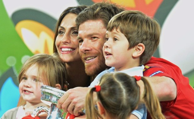 Gwiazdy La Roja świętują zwycięstwo z rodzinami
