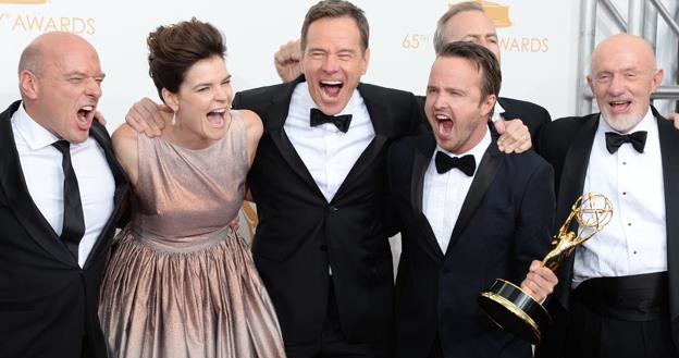 Gwiazdy serialu "Breaking Bad" z długo wyczekiwaną nagrodą Emmy / fot. Jason Merritt /Getty Images/Flash Press Media