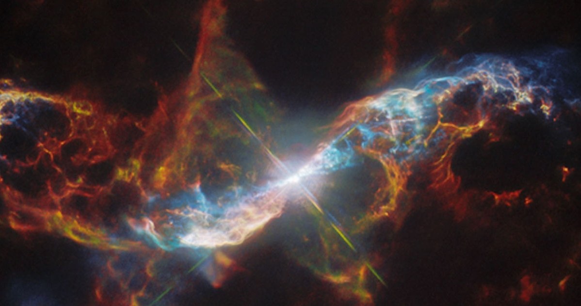 "Gwiezdny wulkan" uchwycony przez Kosmiczny Teleskop Hubble'a. /NASA, ESA, Matthias Stute , Margarita Karovska , Davide De Martin (ESA/Hubble), Mahdi Zamani (ESA/Hubble) /materiały prasowe