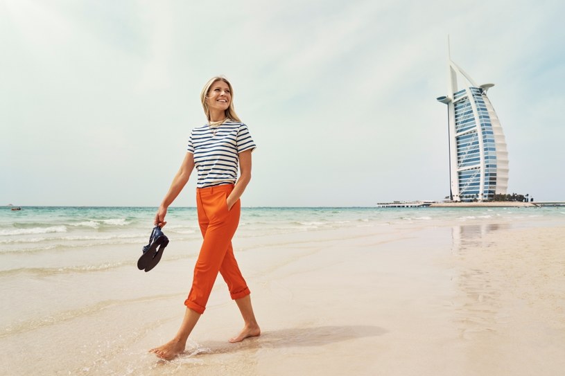 Gwyneth Paltrow na plaży w Dubaju /materiały prasowe