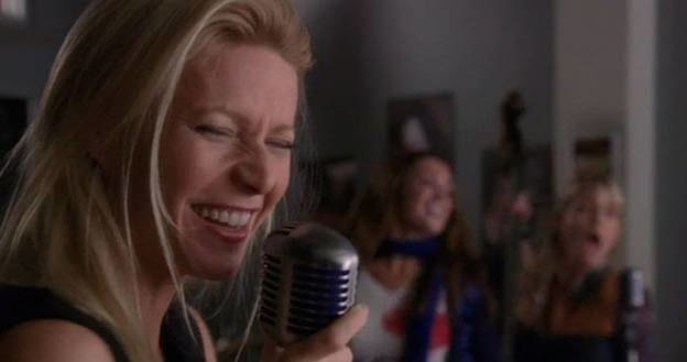 Gwyneth paltrow w serialu "Glee" jako szalona Holly Holiday /East News