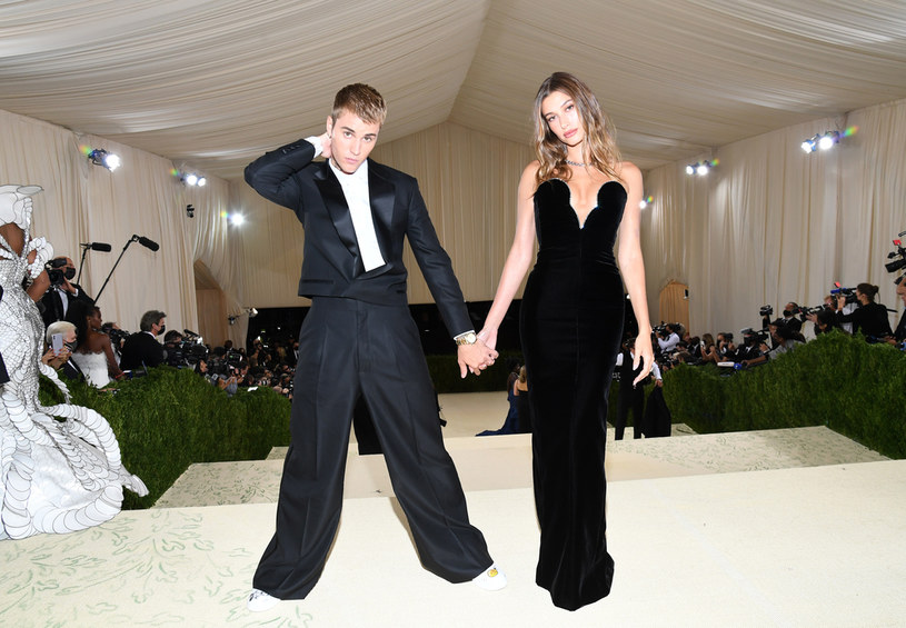 Hailey Bieber i Justin Bieber /The Met Museum/Vogue /Getty Images