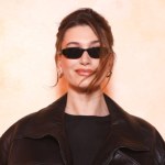 Hailey Bieber uwielbia ten manicure. To najmodniejsze paznokcie jesieni 2025. Zainspirujcie się już teraz 