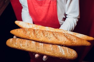 Hakerzy żądają od francuskiej firmy 125 tys. dolarów w bagietkach