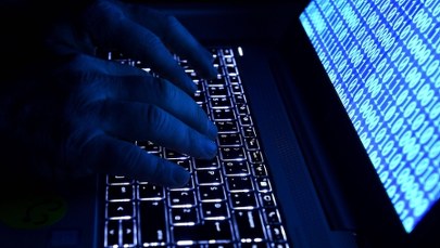 Hakerzy zatrzymani z pomocą FBI. Dokonywali ataków "SIM swap"