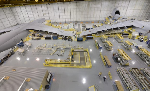 Hala koncernu Lockheed Martin, który pracuje nad trzema różnymi wersjami F-35 /ERIK S. LESSER /PAP/EPA