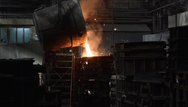 Hala odlewni krakowskiego Metalodlewu na terenie huty ArcelorMittal Poland /Jacek Bednarczyk /PAP