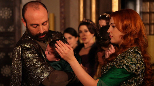 Halit Ergenç, czyli Sulejman ze „Wspaniałego stulecia”, właśnie na planie serialu odnalazł miłość /materiały prasowe