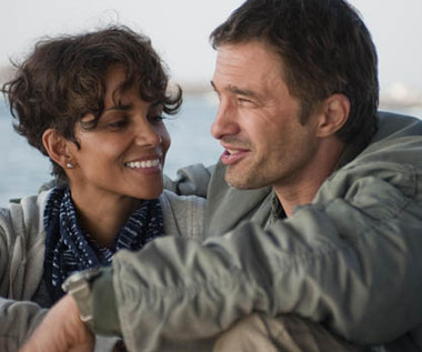 Halle Berry wśród rekinów