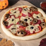 Halloweenowa pizza z pieczarkami. Strasznie smaczna i potwornie prosta do zrobienia