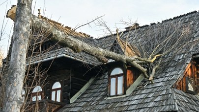 Halny szaleje w Tatrach. Temperatura skacze, na szlakach niebezpiecznie