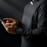 "Halo, tu egzorcysta". Nietypowa usługa 