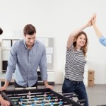 Hamaki, piłkarzyki i fitness coraz popularniejsze w polskich biurach