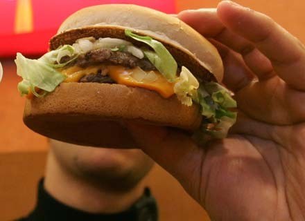 Hamburger - przyjaciel każdego mężczyzny... /AFP