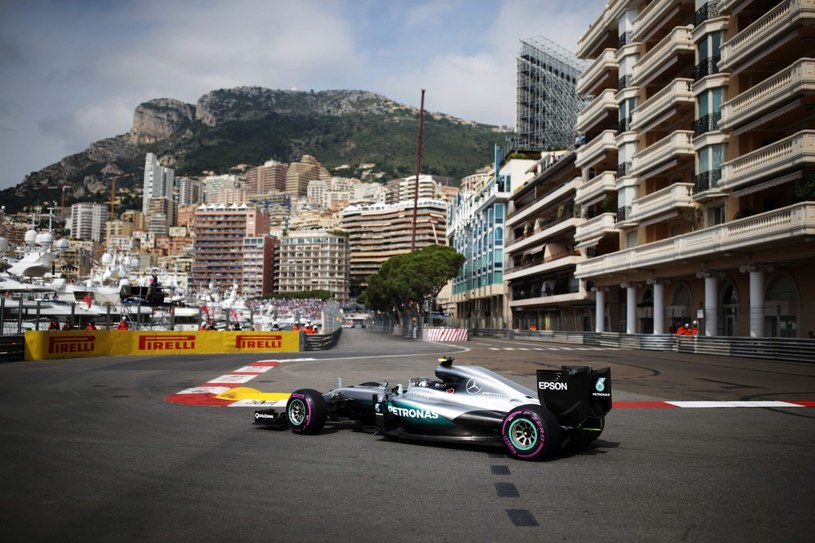 Hamilton na treningu w Monte Carlo /AFP