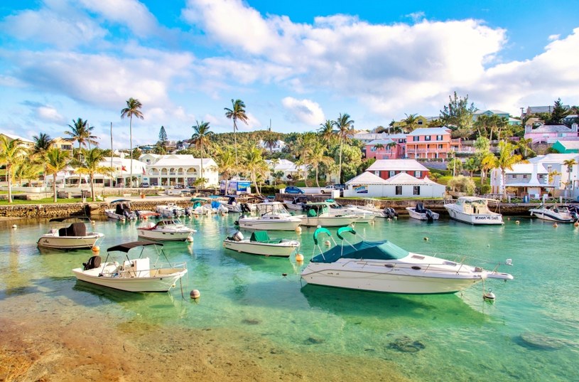 Hamilton - stolica Bermudów. Życie w tym miasteczku jest droższe niż w Szwajcarii /Photo by Barry Davis / Robert Harding RF / robertharding via AFP /AFP