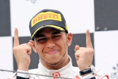 Hamilton wygrał GP Chin, przerwał zwycięską passę Vettela 