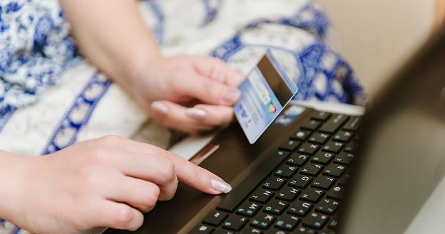 Handel w internecie rodzi obowiązek podatkowy /&copy;123RF/PICSEL