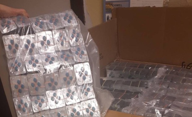 Handlowali lekami na potencję. Zostali zatrzymani