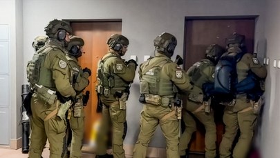 Handlowali narkotykami, brutalnie napadali konkurentów. Służby uderzyły w gang