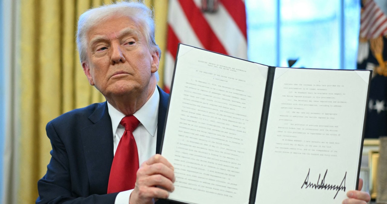 Handlowy alarm w Ameryce Północnej, Trump grozi Kanadzie 35 proc. cłami (zdj. ilustracyjne) /MANDEL NGAN/AFP/East News /East News