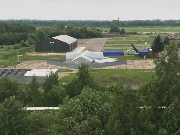 Hangar, w którym pracują polscy prokuratorzy /Przemysław Marzec /RMF FM
