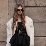 Hanna Schönberg zachwyca stylizacją w Paryżu. Jej koronkowe spodnie to najgorętszy element sezonu